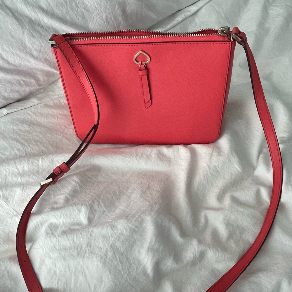 Kate Spade top zip crossbody Adel Stoplight Bag and matching bifold wallet